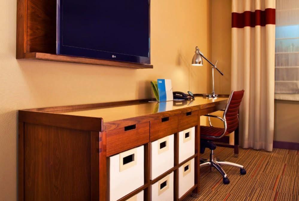 Four Points By Sheraton Cleveland Airport Exterior foto